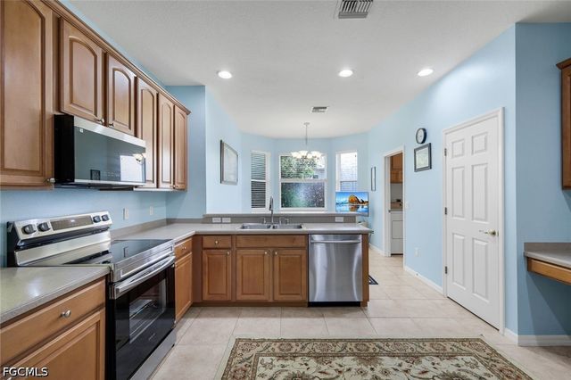 9830 Mar Largo CIR, Fort Myers, FL 33919