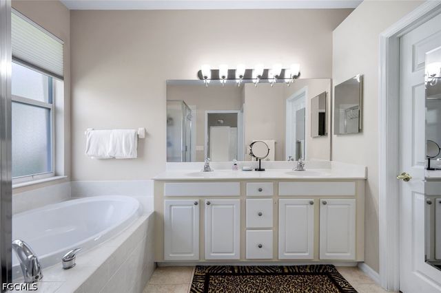 9830 Mar Largo CIR, Fort Myers, FL 33919