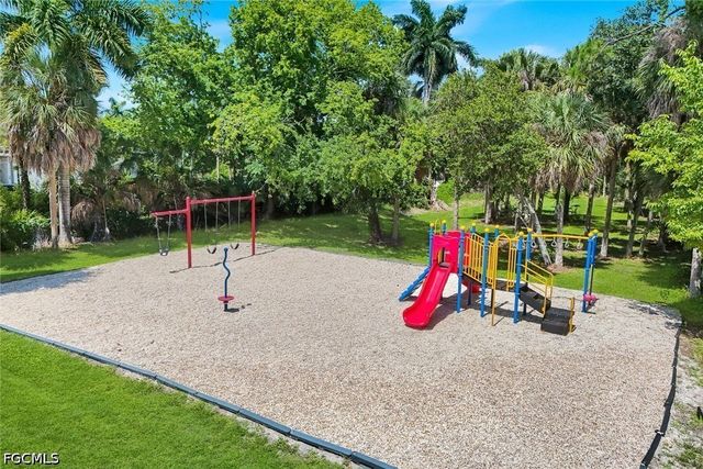 9830 Mar Largo CIR, Fort Myers, FL 33919