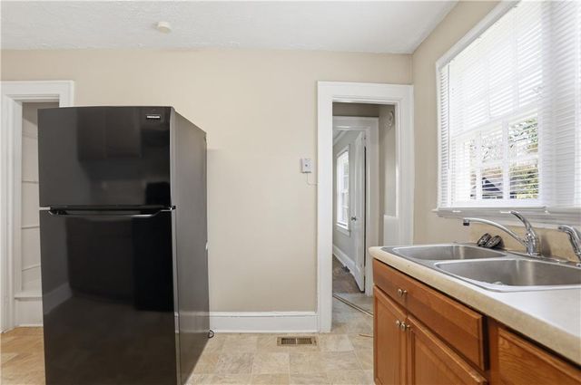 868 Rochelle Drive SW, Atlanta, GA 30310