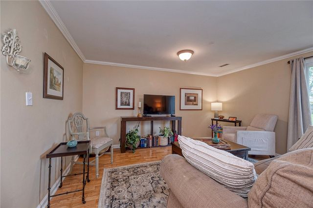 321 Hart St, Chartiers, PA 15342