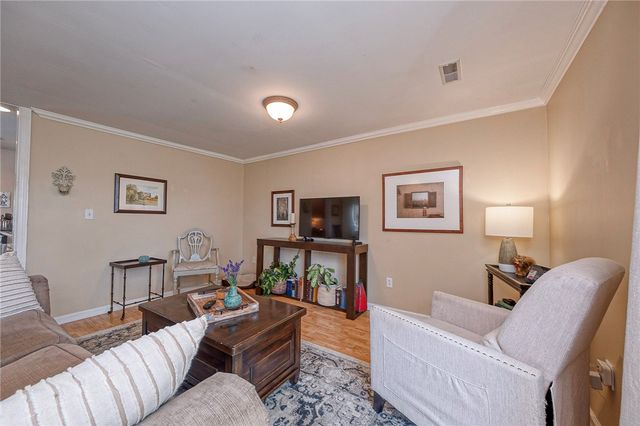 321 Hart St, Chartiers, PA 15342