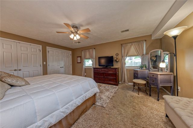 321 Hart St, Chartiers, PA 15342