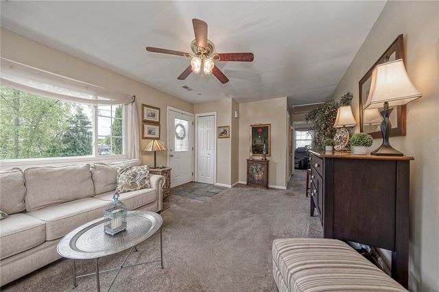 321 Hart St, Chartiers, PA 15342