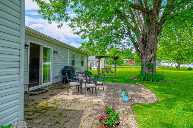321 Hart St, Chartiers, PA 15342