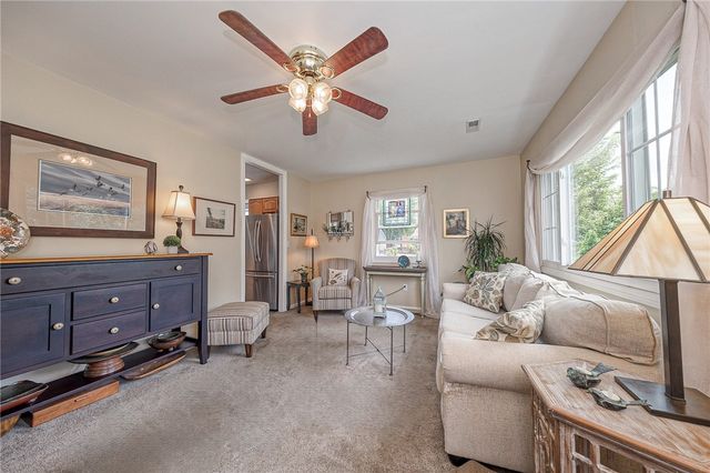 321 Hart St, Chartiers, PA 15342
