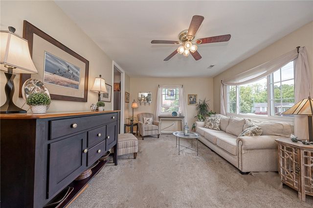 321 Hart St, Chartiers, PA 15342