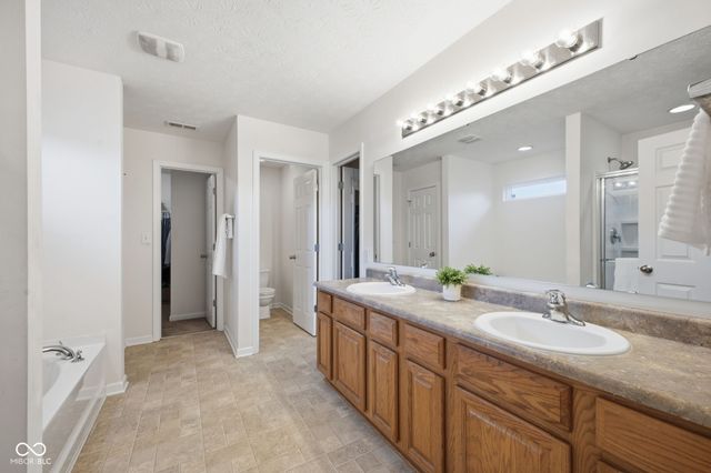 13804 Black Canyon Court, Fishers, IN 46038