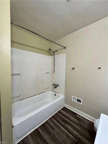 19 Bonita DR, Hampton, VA 23664