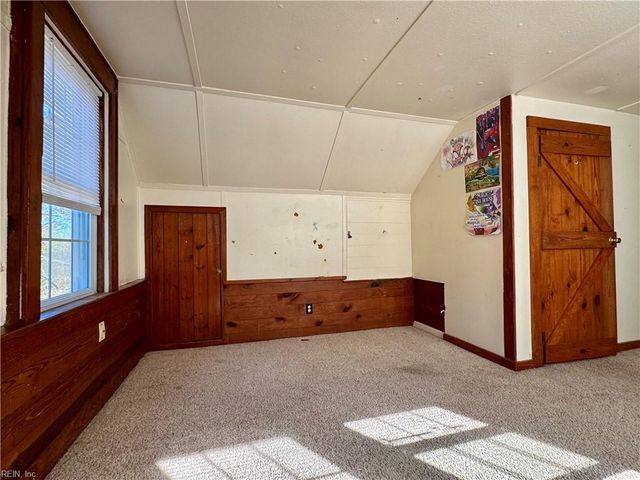 19 Bonita DR, Hampton, VA 23664