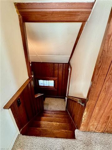19 Bonita DR, Hampton, VA 23664