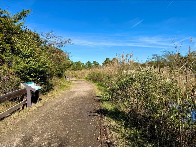 19 Bonita DR, Hampton, VA 23664