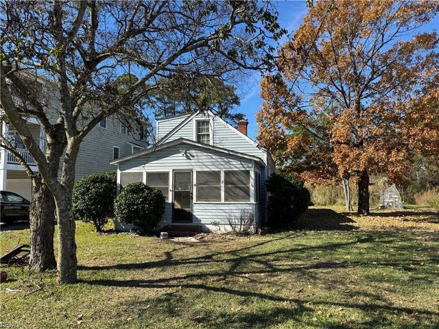 19 Bonita DR, Hampton, VA 23664