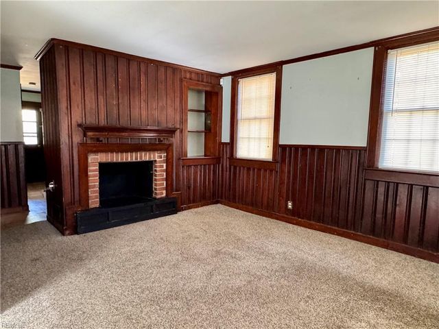 19 Bonita DR, Hampton, VA 23664
