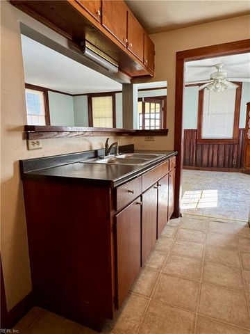 19 Bonita DR, Hampton, VA 23664