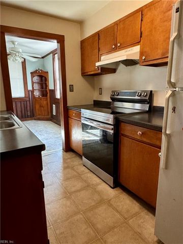 19 Bonita DR, Hampton, VA 23664