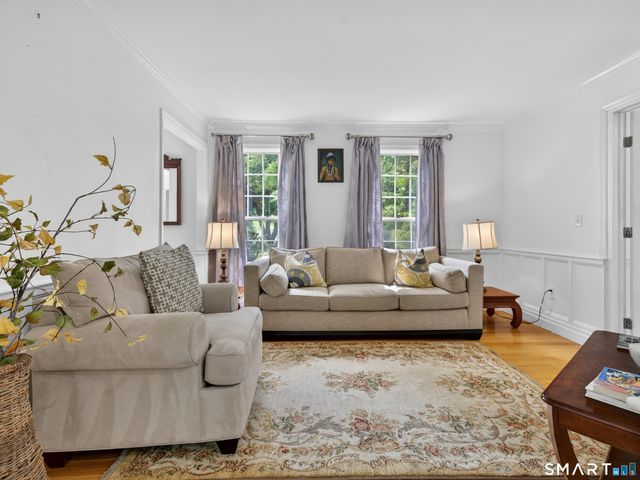 2 Larchwood Lane, East Lyme, CT 06333