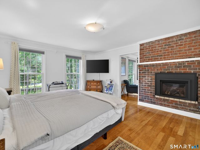 2 Larchwood Lane, East Lyme, CT 06333