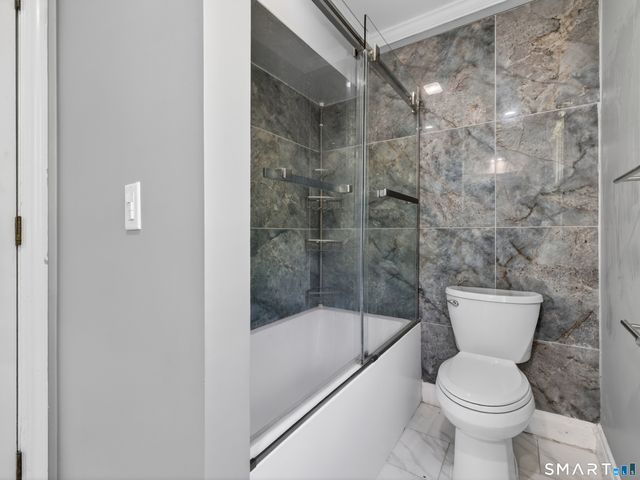 2 Larchwood Lane, East Lyme, CT 06333