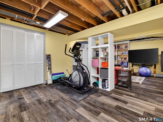 2 Larchwood Lane, East Lyme, CT 06333
