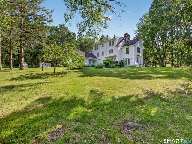2 Larchwood Lane, East Lyme, CT 06333