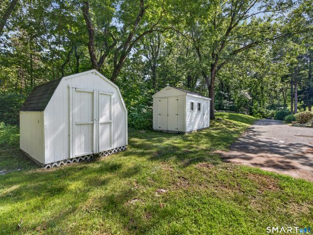 2 Larchwood Lane, East Lyme, CT 06333