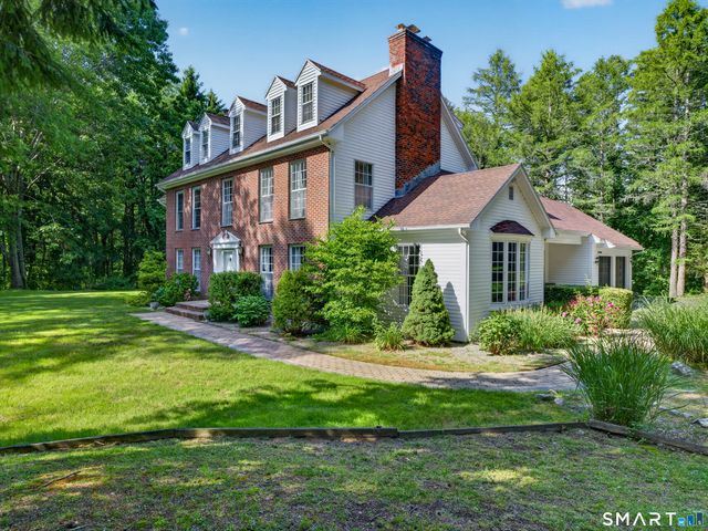 2 Larchwood Lane, East Lyme, CT 06333