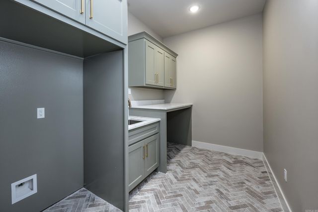 33 Mereville Place, Little Rock, AR 72223