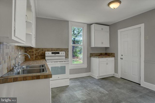 219-221 GARFIELD ST, Chambersburg, PA 17201