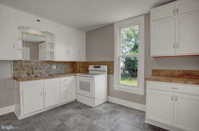 219-221 GARFIELD ST, Chambersburg, PA 17201