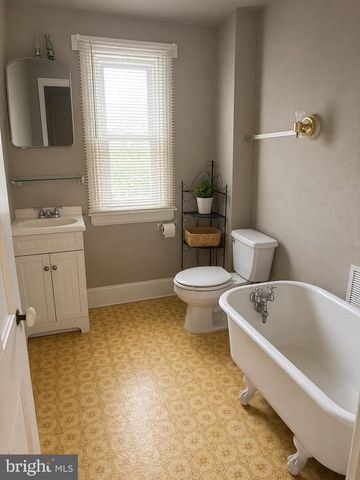 219-221 GARFIELD ST, Chambersburg, PA 17201