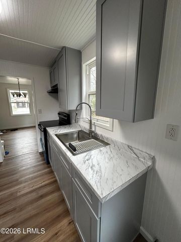 169 Lawton Drive, Allendale, SC 29810