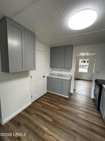 169 Lawton Drive, Allendale, SC 29810