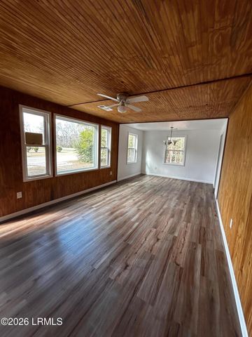 169 Lawton Drive, Allendale, SC 29810