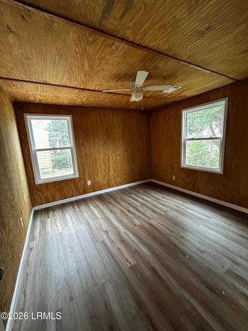 169 Lawton Drive, Allendale, SC 29810