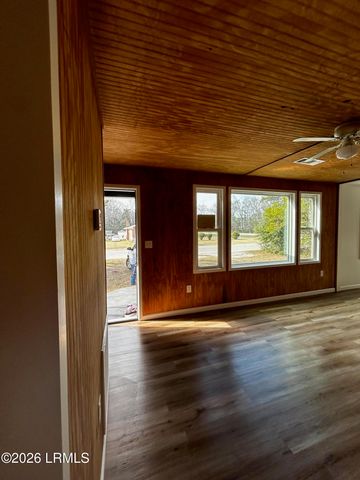 169 Lawton Drive, Allendale, SC 29810
