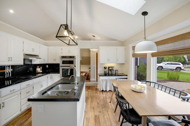 10820 46th Place N, Plymouth, MN 55442