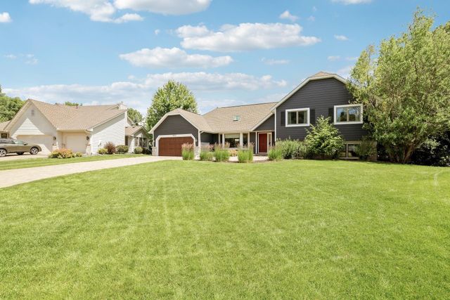 10820 46th Place N, Plymouth, MN 55442