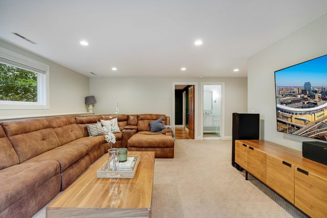 10820 46th Place N, Plymouth, MN 55442