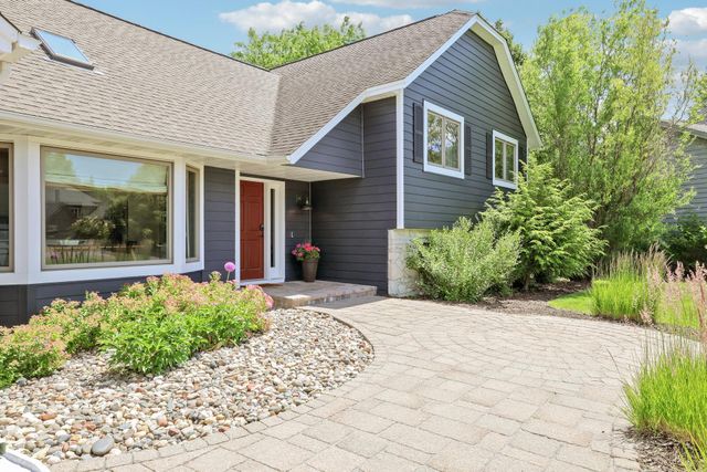 10820 46th Place N, Plymouth, MN 55442
