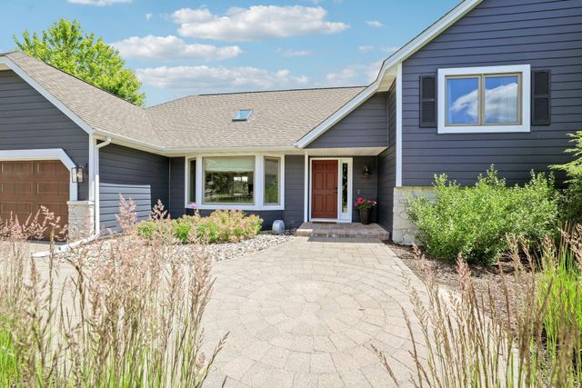 10820 46th Place N, Plymouth, MN 55442