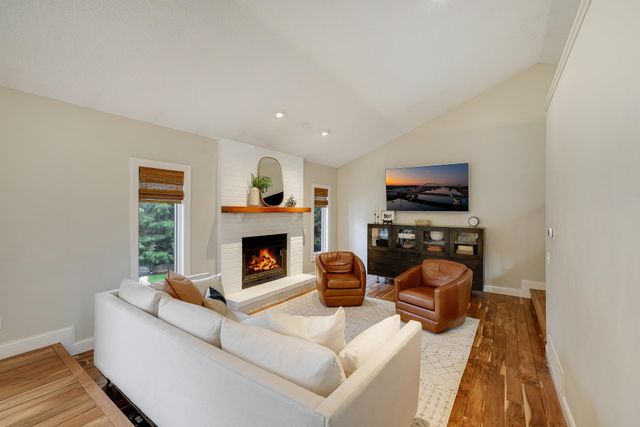 10820 46th Place N, Plymouth, MN 55442