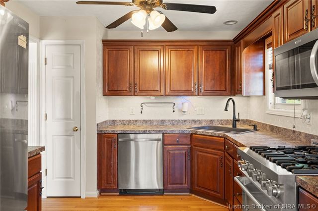 3028 Barrington Court, New Albany, IN 47150