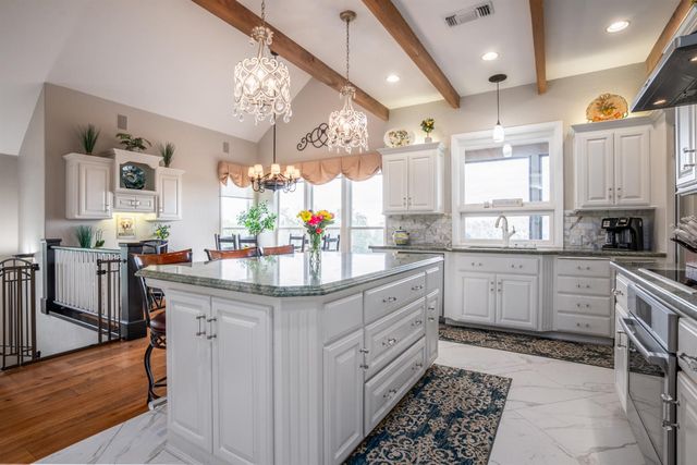 22113 Oak Glen Lane, Friant, CA 93626