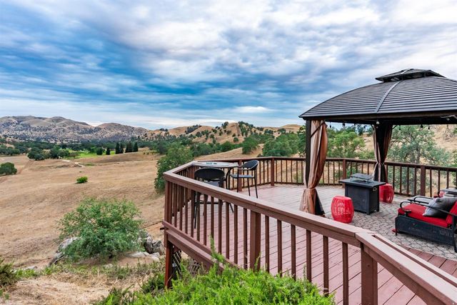 22113 Oak Glen Lane, Friant, CA 93626