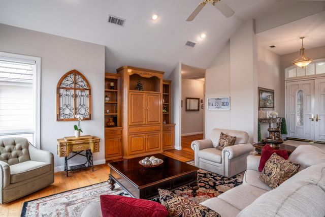 22113 Oak Glen Lane, Friant, CA 93626