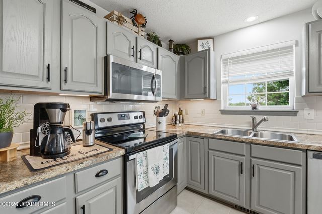 3704 TRIPLE CROWN DRIVE, Columbia, MO 65202