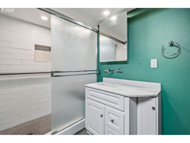 2818 FLORIDA St, Longview, WA 98632