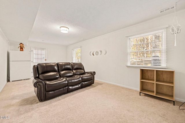 1920 White Plains Road, Chapel Hill, NC 27517