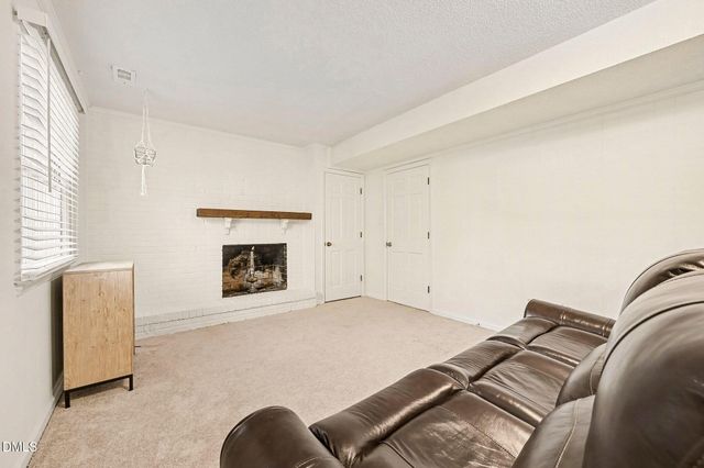 1920 White Plains Road, Chapel Hill, NC 27517